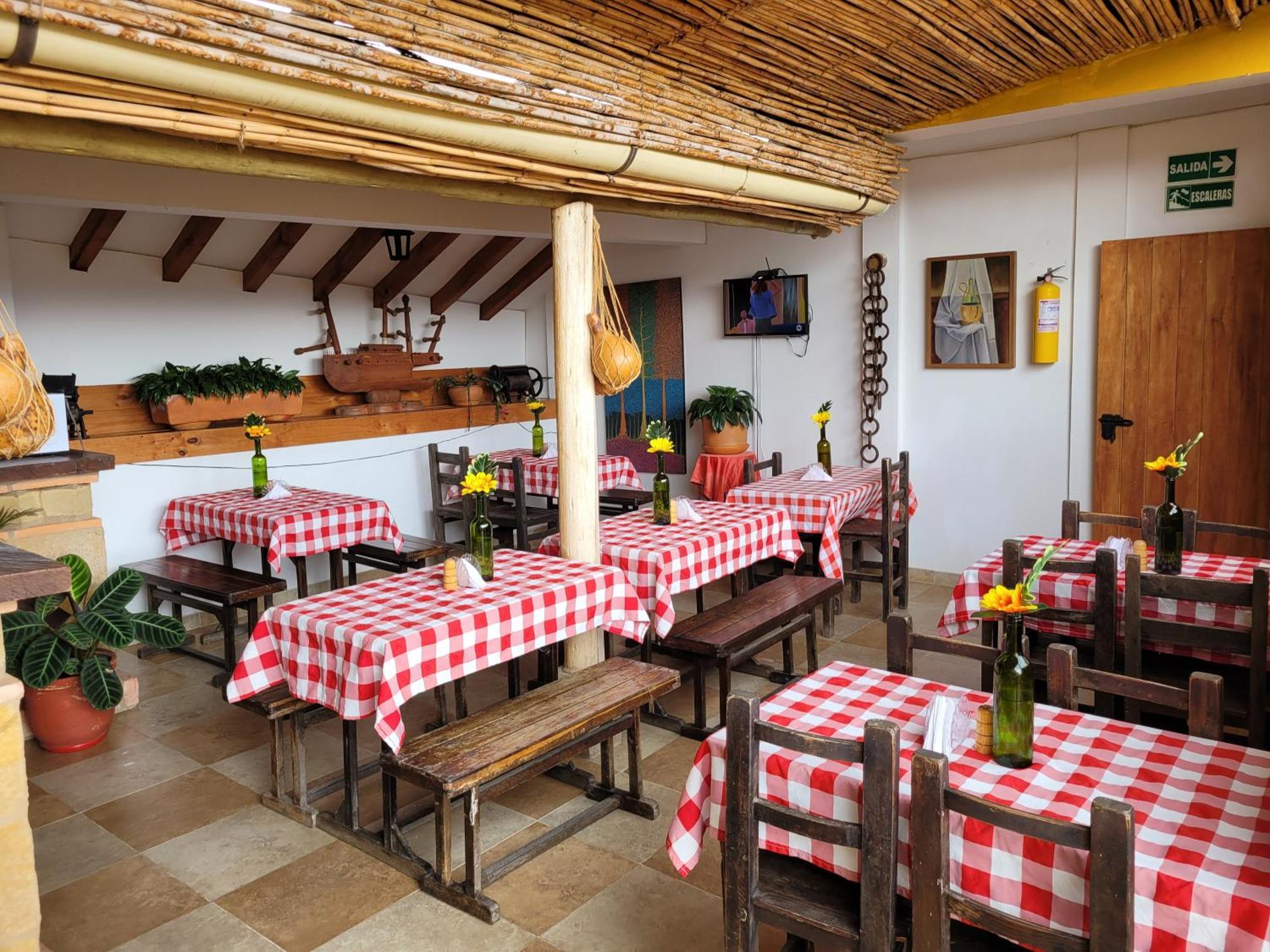 Casa Cantabria Hotel Вилья-де-Лейва Экстерьер фото